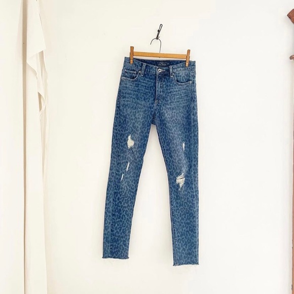 Lucky Brand Jeans - Picture 1 of 8